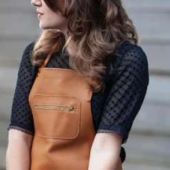 Dutchdeluxes Leather Zipper Apron in Classic Brown Hot
