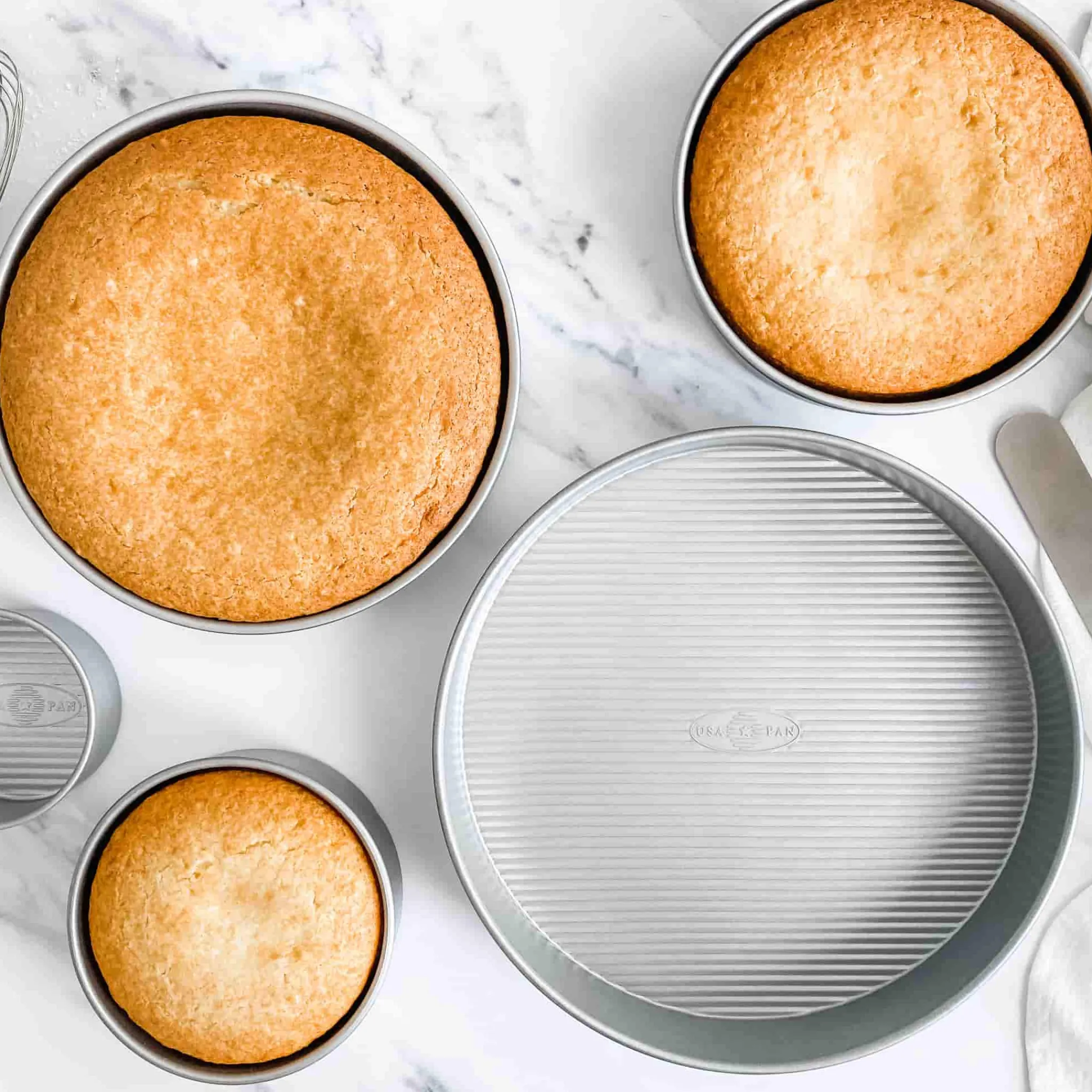 USA Pan 5 Piece Round Cake Pan Set Hot